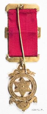 Знак Королевская Арка в «родной» коробке.