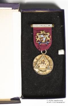 Масонский знак Первого принципала капитула Королевской арки Most Excellent Zerubbabel (Знак Наилучшего Заровавеля)