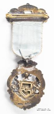 Знак RMIB 1921. STEWARD ROYAL MASONIC INSTITUTION FOR BOYS.  – Королевский Масонский институт для мальчиков.