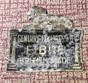 Чемодан для переноски церемониальной одежды