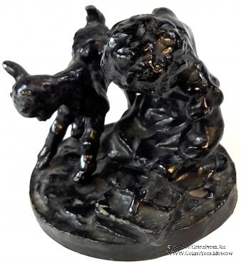 Мальчик с козлёнком