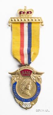 Знак «В память о коронации Королевы Елизаветы II»