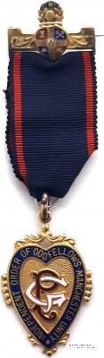 Знак INDEPENDENT ORDER OF ODDFELLOWS MANCHESTER UNITY – МАНЧЕСТЕРСКИЙ СОЮЗ НЕЗАВИСИМОГО ОРДЕНА ТАЙНОГО БРАТСТВА