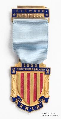 Знак RMIB 1953. STEWARD ROYAL MASONIC INSTITUTION FOR BOYS.  – Королевский Масонский институт для мальчиков.