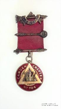 Масонский знак Первого принципала капитула Королевской арки Most Excellent Zerubbabel (Знак Наилучшего Заровавеля).