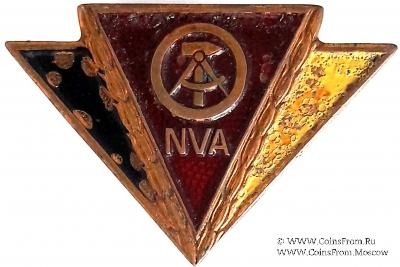 Значок резервист национальной армии ГДР. Германия