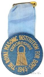Знак RMIB 1945. STEWARD ROYAL MASONIC INSTITUTION FOR BOYS.  – Королевский Масонский институт для мальчиков.